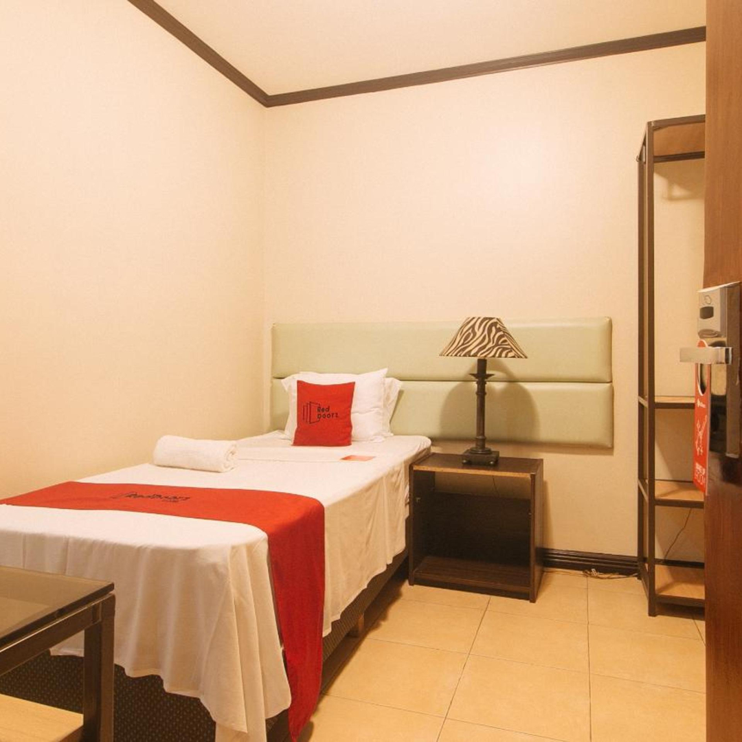 Foto - RedDoorz Plus New Era Budget Hotel Mabolo former RedDoorz near Landers Superstore Cebu City