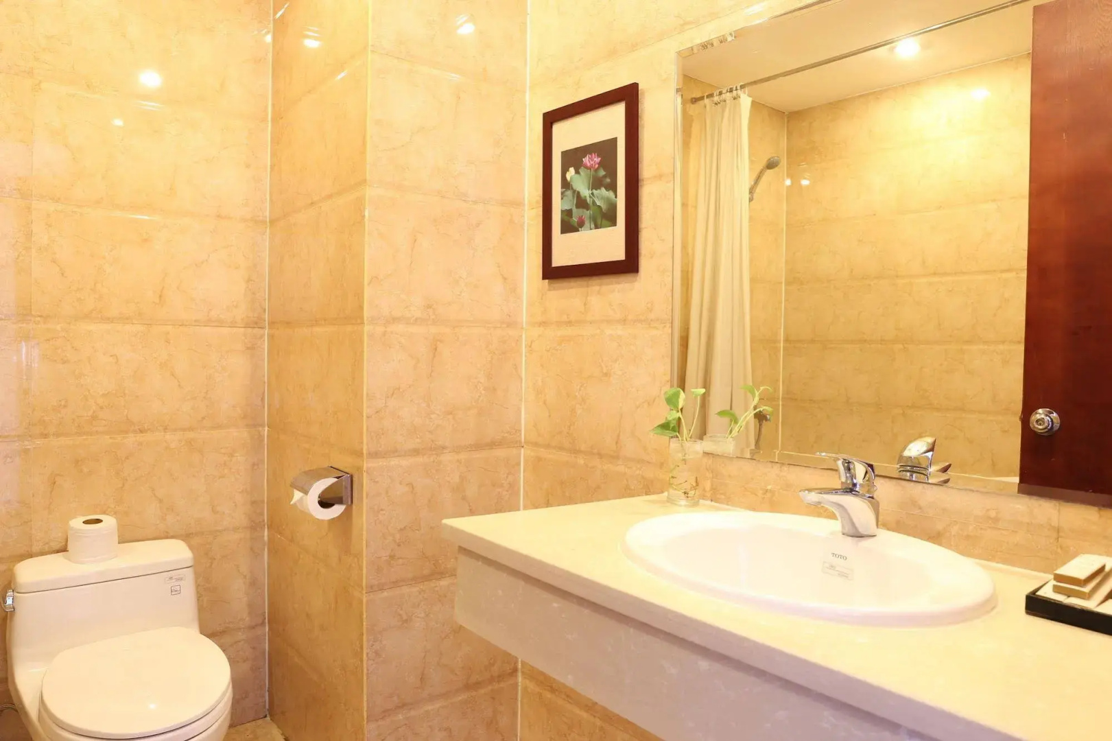 Foto - First Eden Hotel