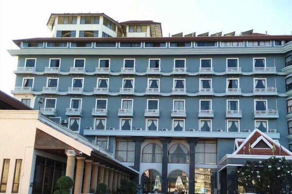 Nattirat Grand Hotel
