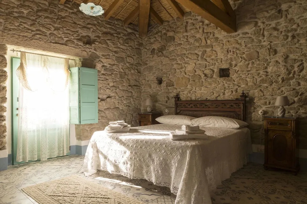 Foto - Cortis Antigas