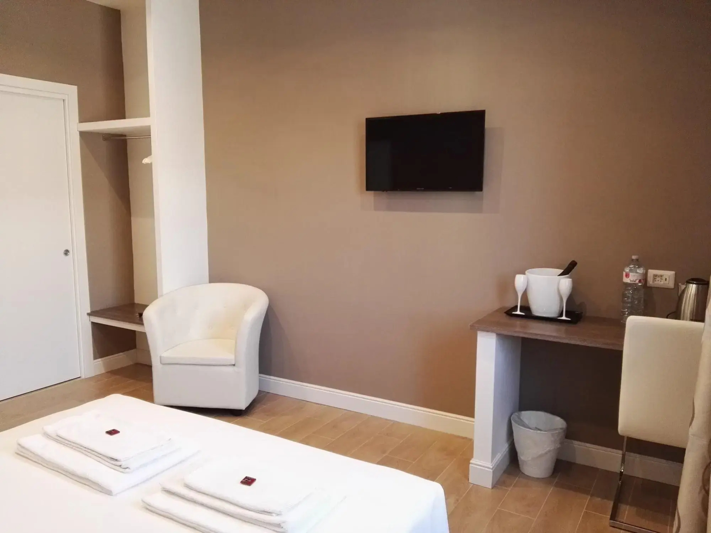 Photo - Tollì Superior Guest House