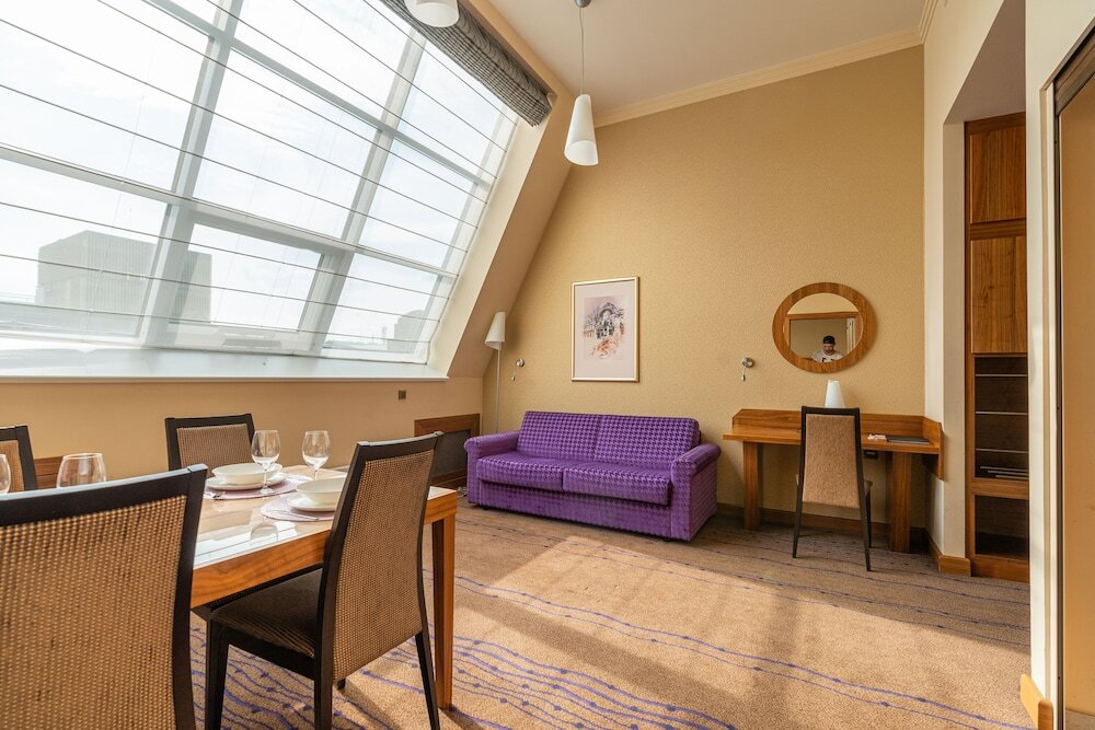 Foto - Crown Palace Apartments by Adrez