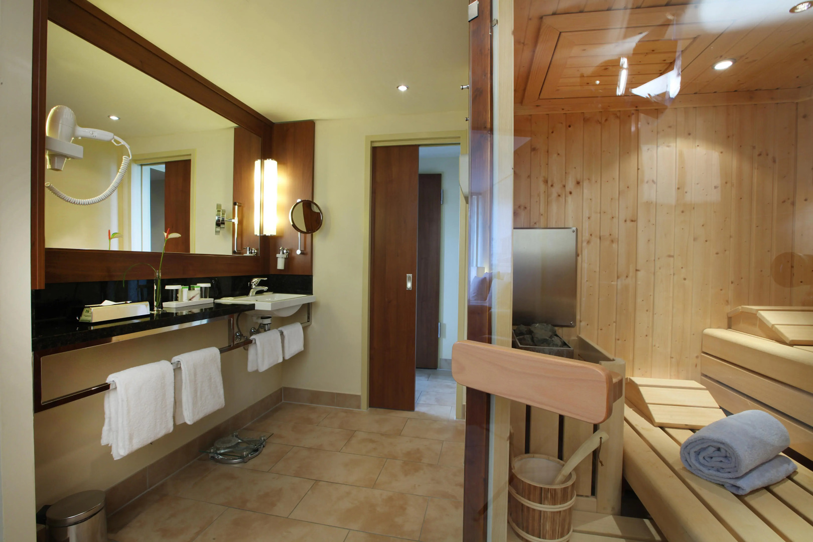 Photo - Lindner Hotel Hamburg am Michel, part of JdV by Hyatt