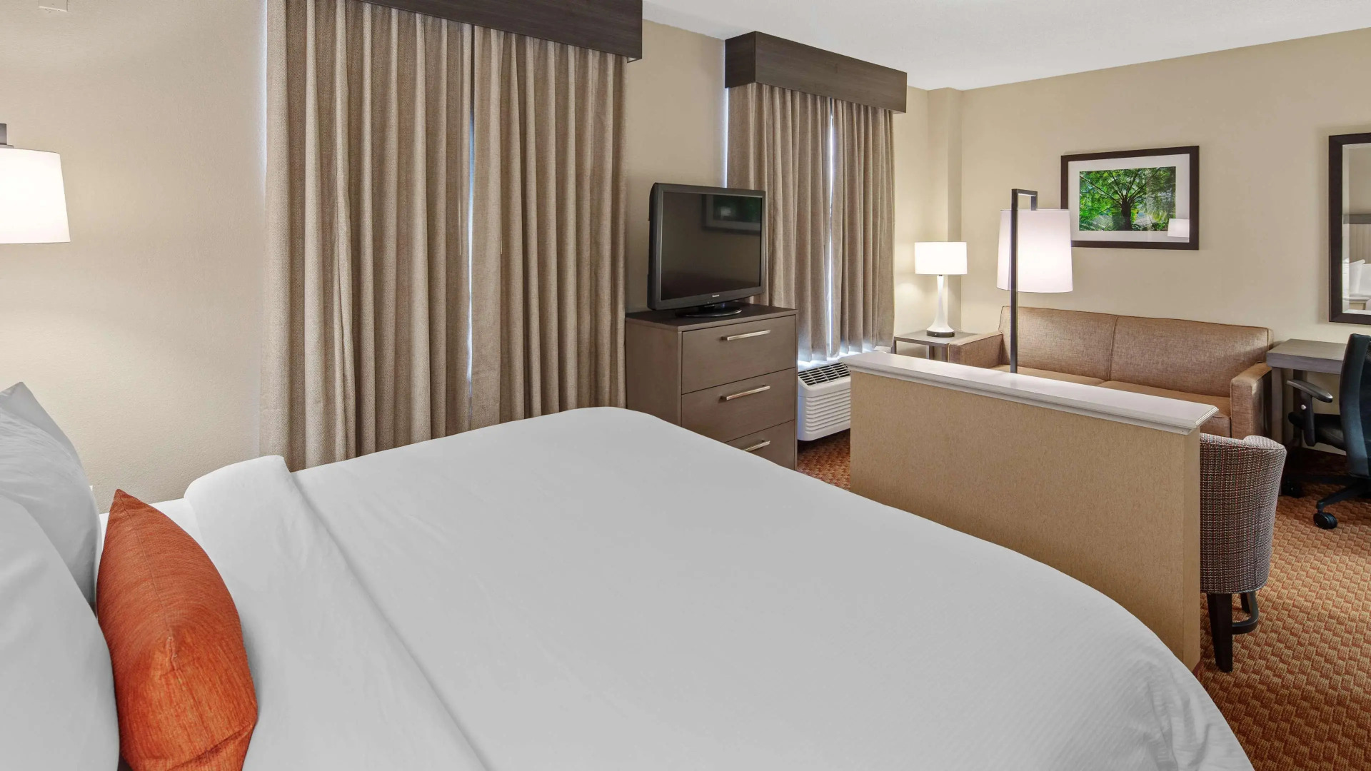 Foto - Best Western Plus Kendall Hotel & Suites