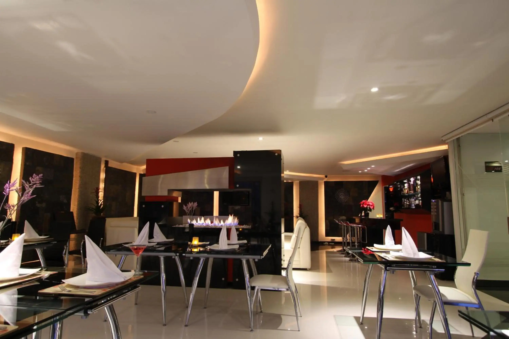 Photo - Hotel Suites 108