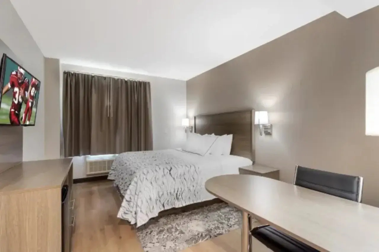 Photo - Red Roof Inn PLUS Jamaica, NY - JFK Airport