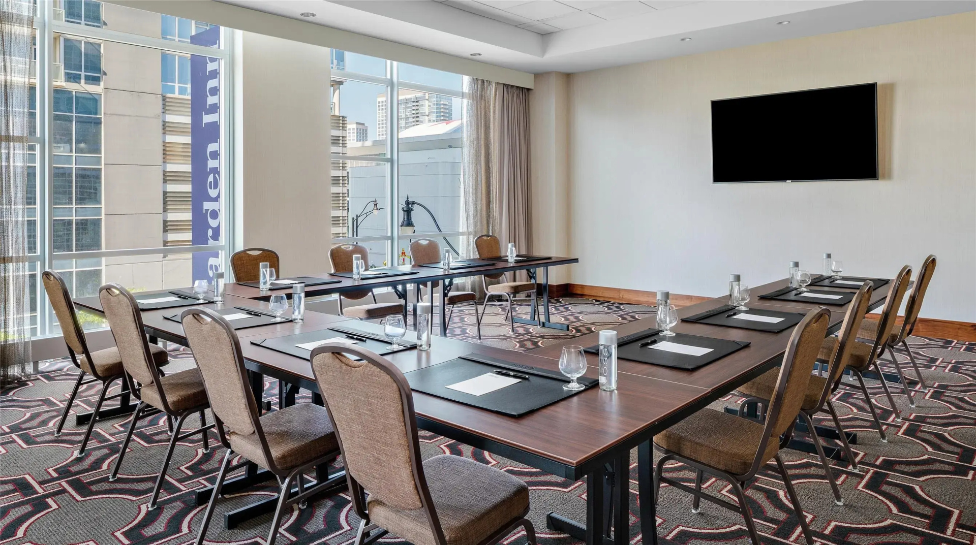 Photo - Hilton Garden Inn Chicago McCormick Place