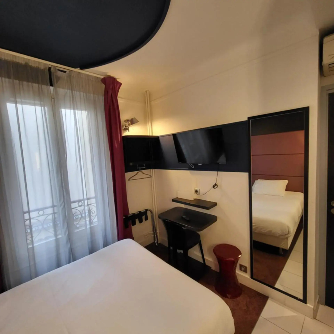 Foto - Accueil Hôtel Paris Pigalle Montmartre - Hôtel rénové