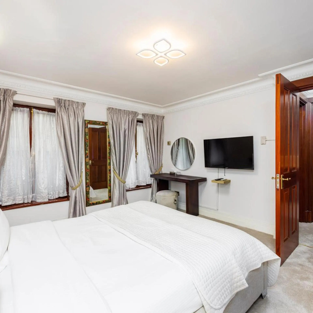 Photo - Carlton Court - Mayfair