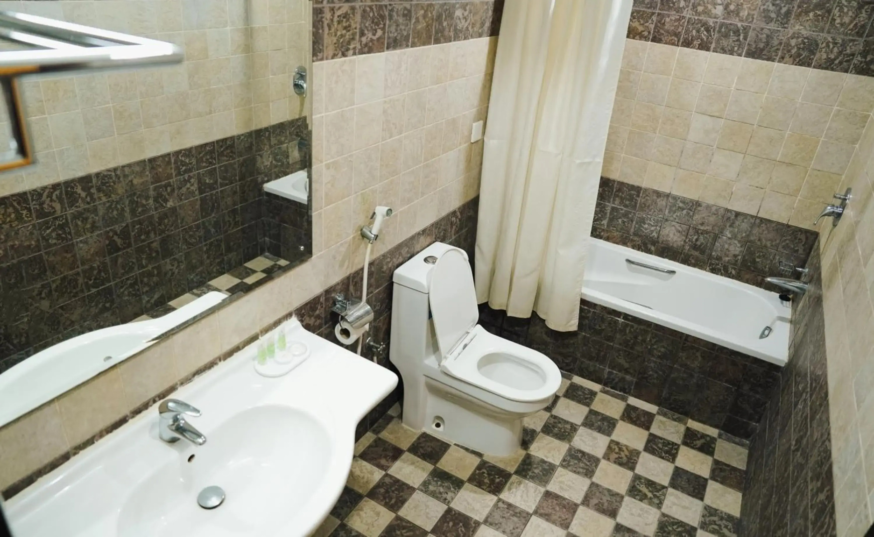 Photo - Safeer International Hotel By Brothers International