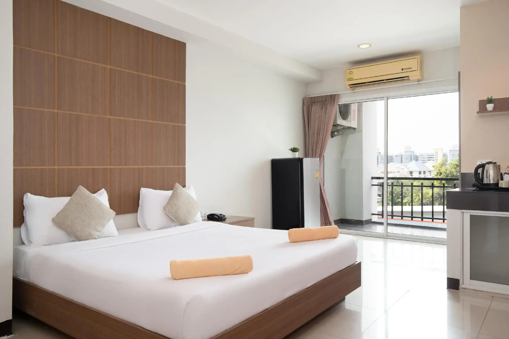 Photo - Leenova Hotel