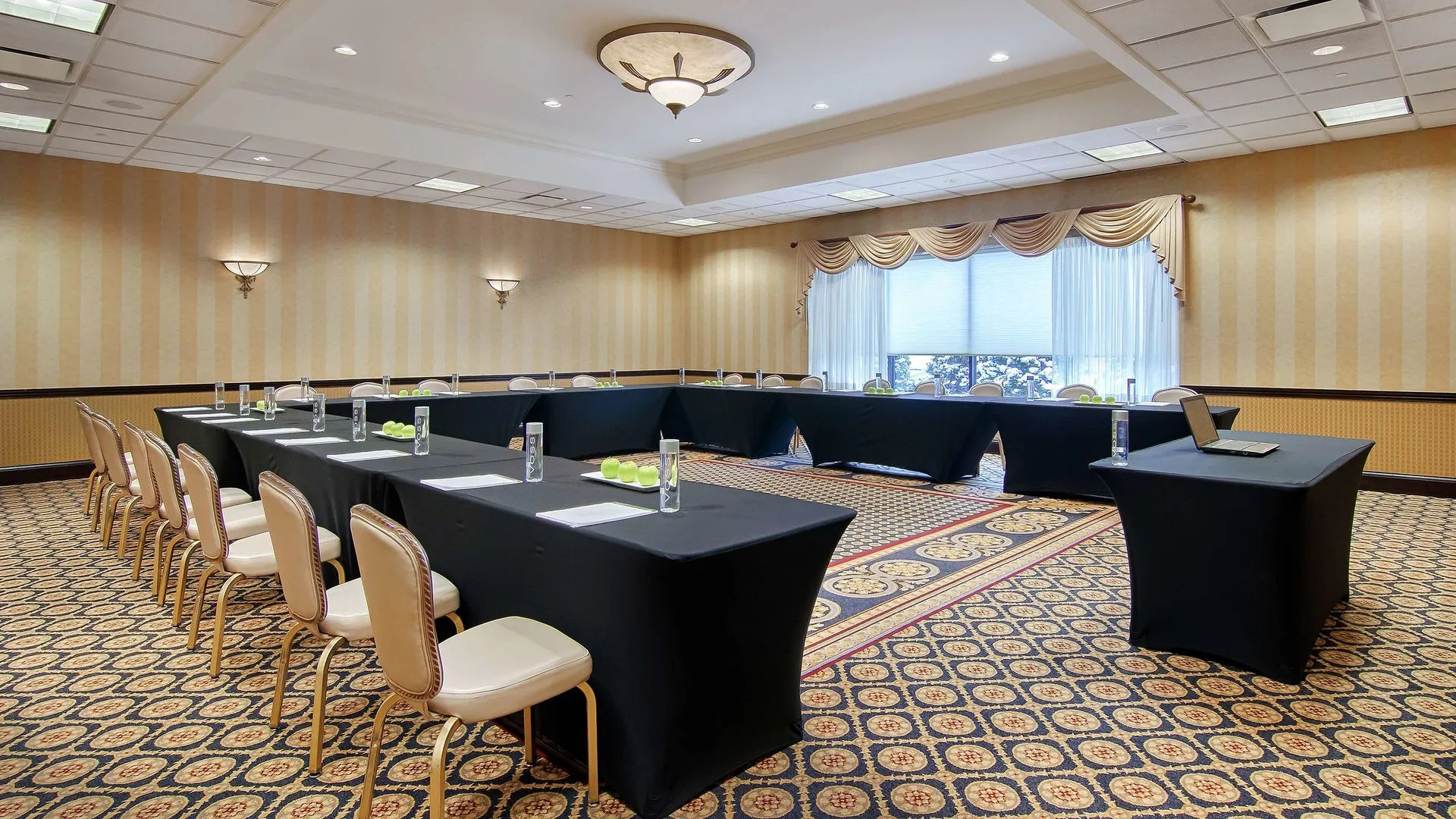 Photo - DoubleTree by Hilton Lisle Naperville