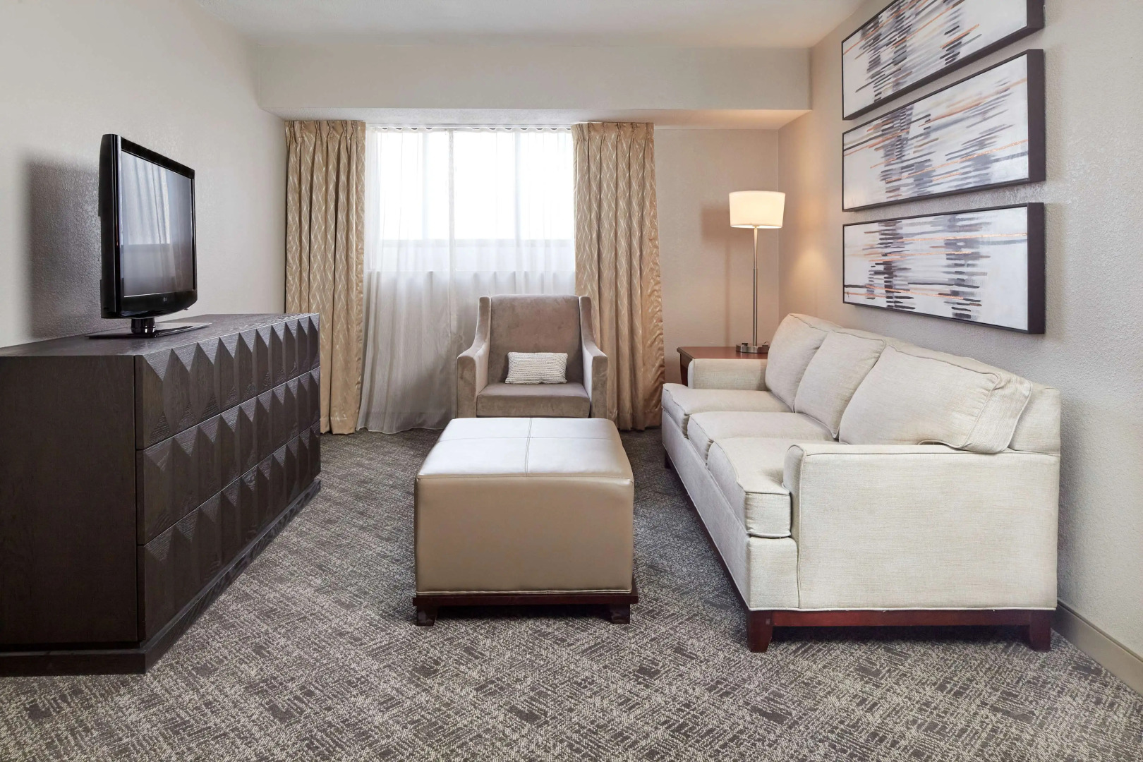 Photo - DoubleTree Suites by Hilton Nashville Airport