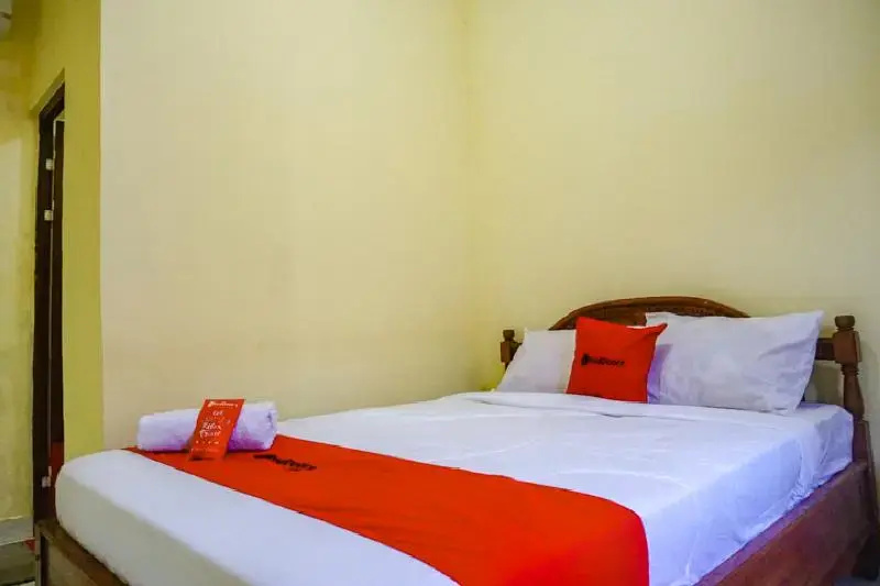 Foto - RedDoorz near Buleleng Harbour 2