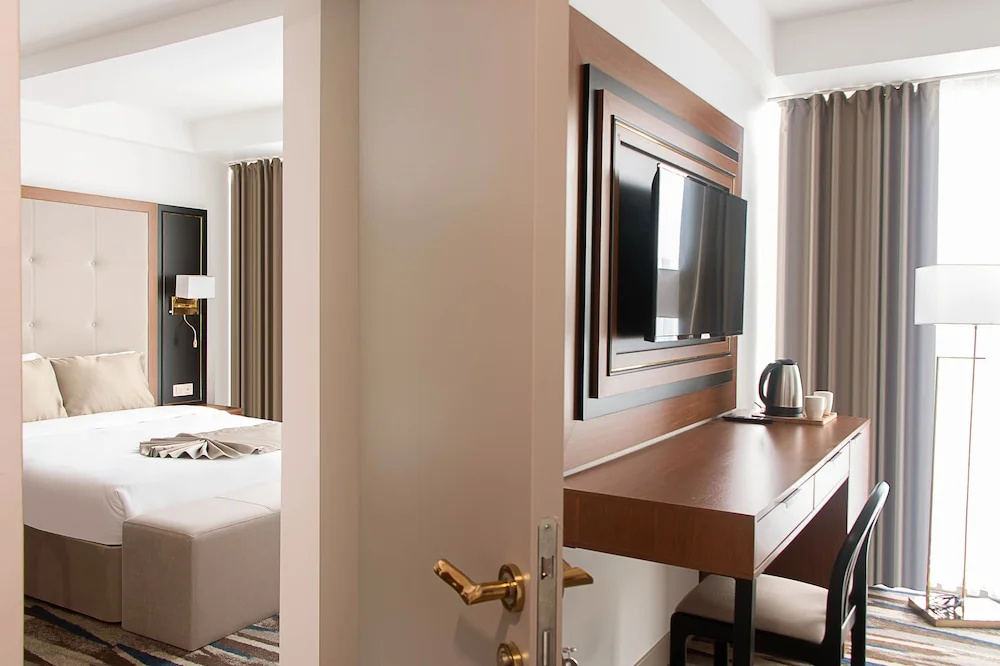 Photo - Shelter Inn Hotel & Spa