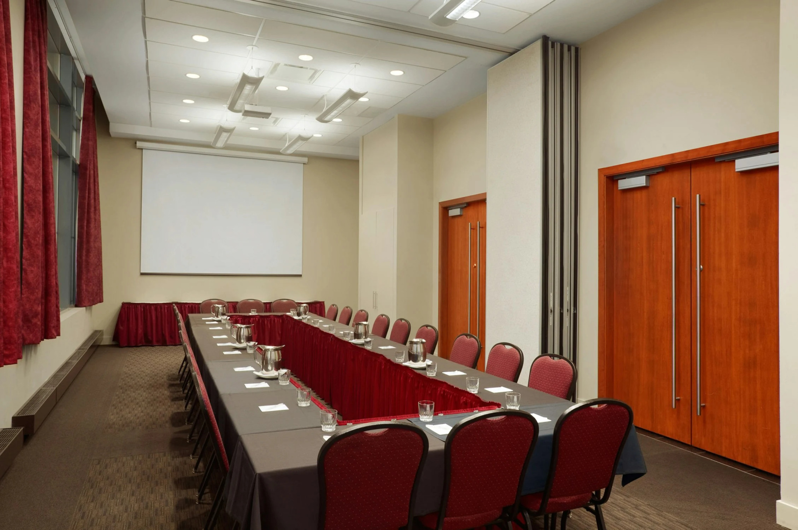 Photo - Embassy Suites Montréal by Hilton