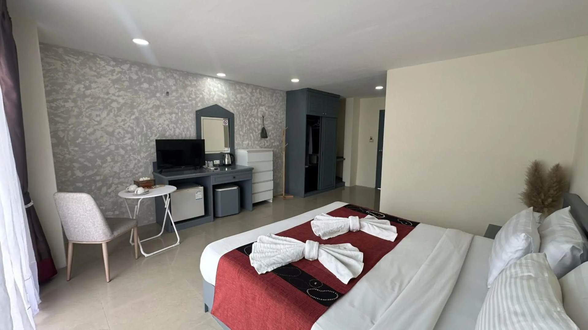 Photo - MM Hill Hotel