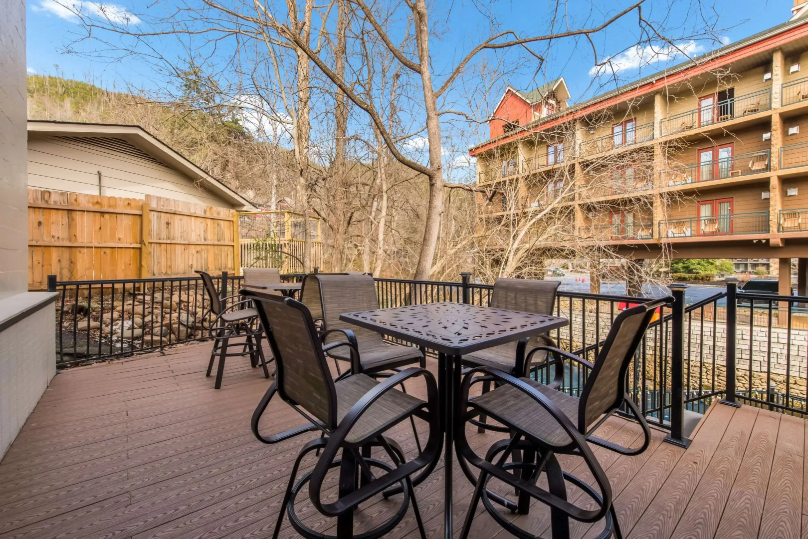 Foto - Econo Lodge Inn & Suites on the River