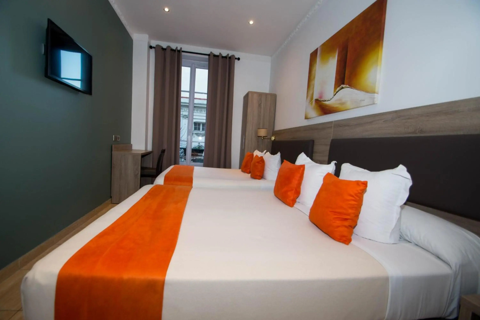 Photo - Hôtel Parisien