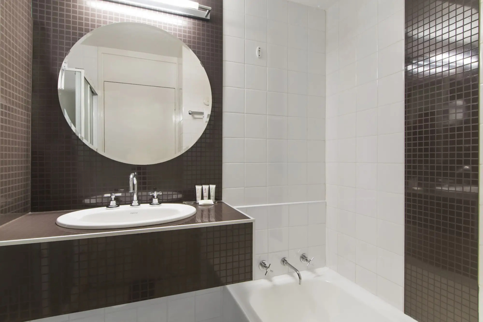 Photo - Metro Hotel Perth