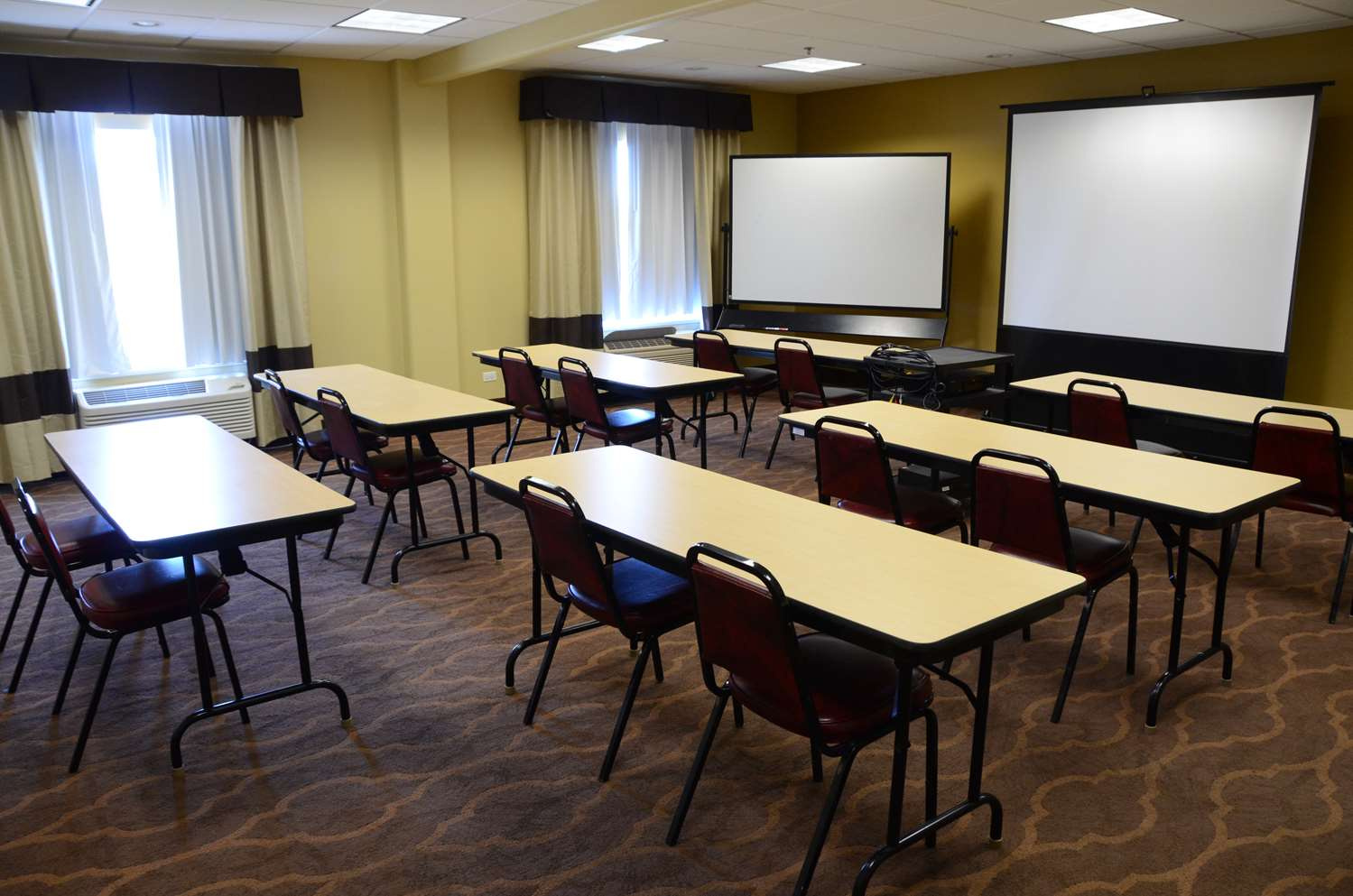 Photo - Best Western Joliet Inn & Suites