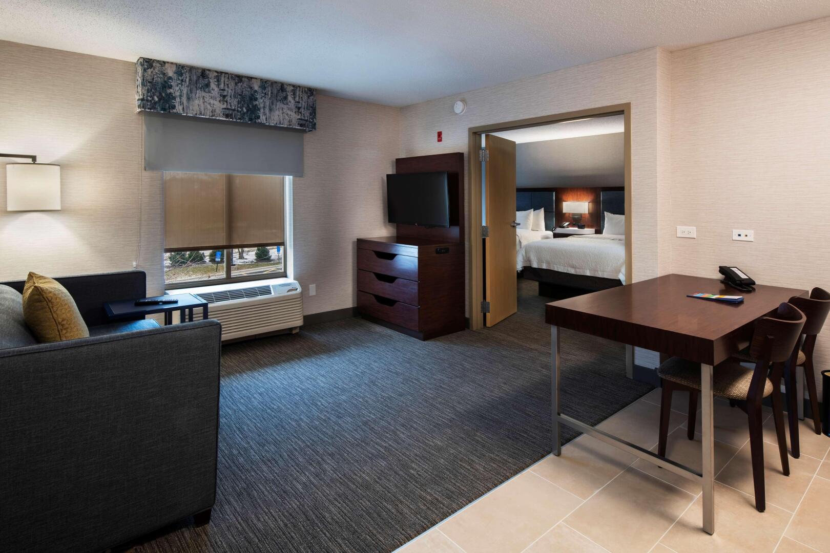 Photo - Hampton Inn & Suites Lincolnshire