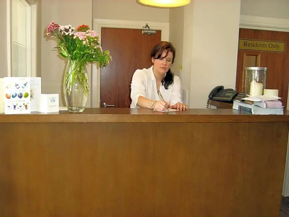 Photo - Phoenix Park Hotel