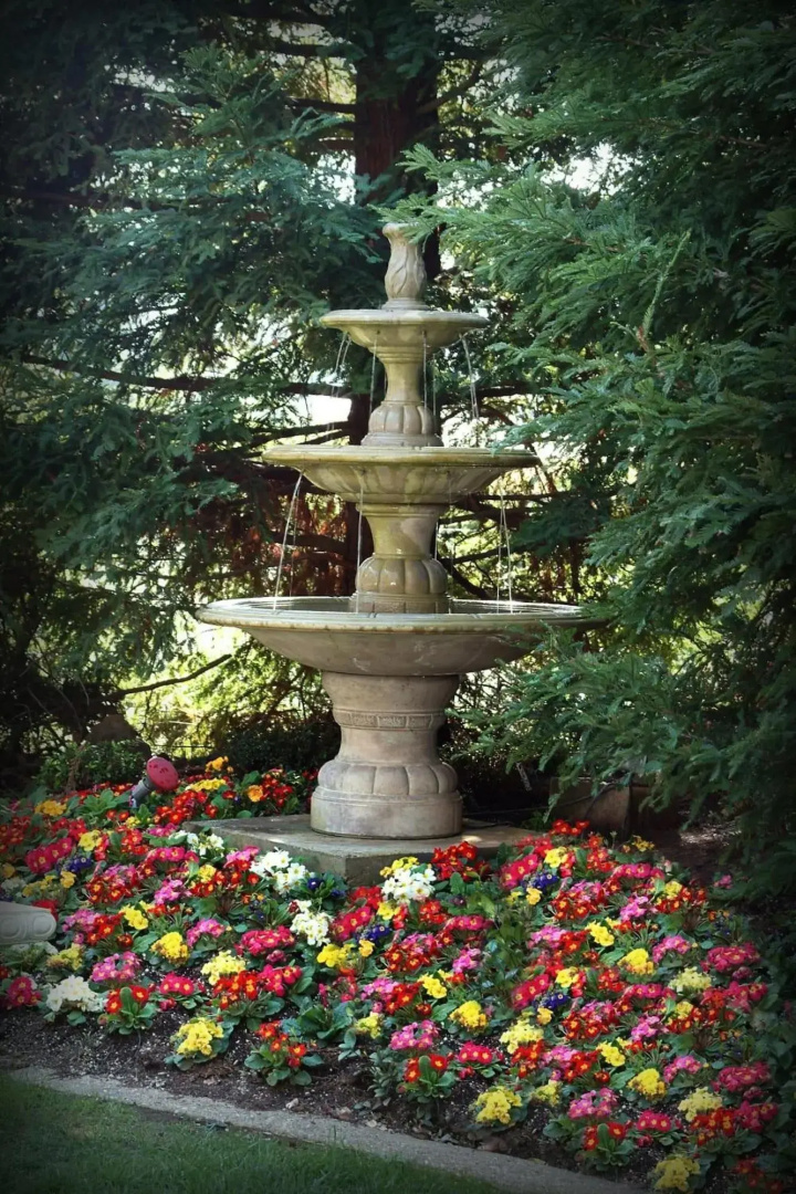 Photo - Lake Natoma Inn