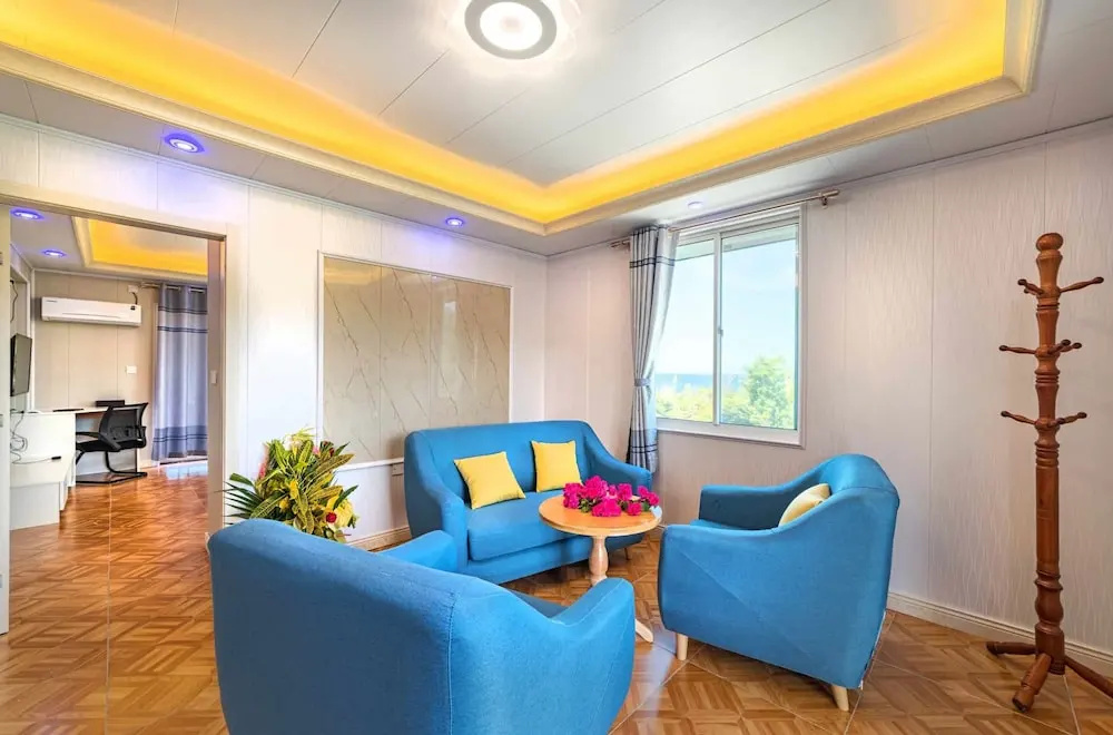 Photo - Riverside Hotel