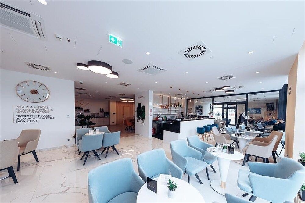 Foto - Antunovic Hotel East