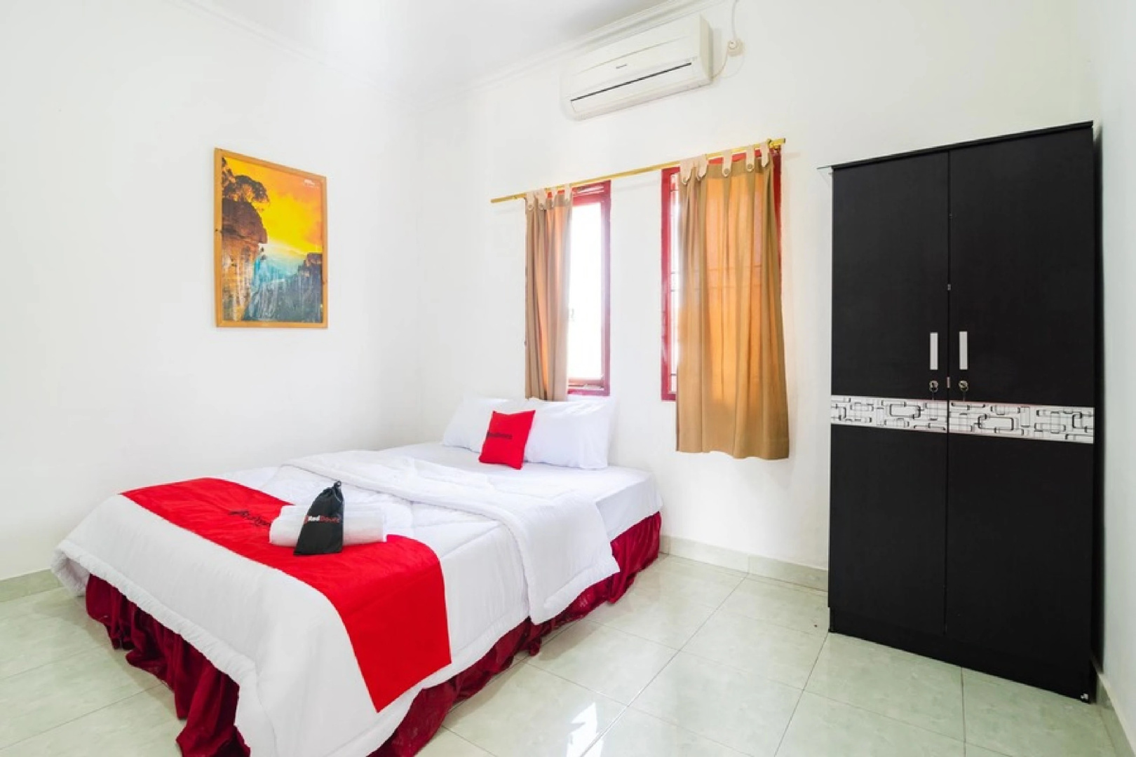 Photo - RedDoorz near Universitas Pamulang