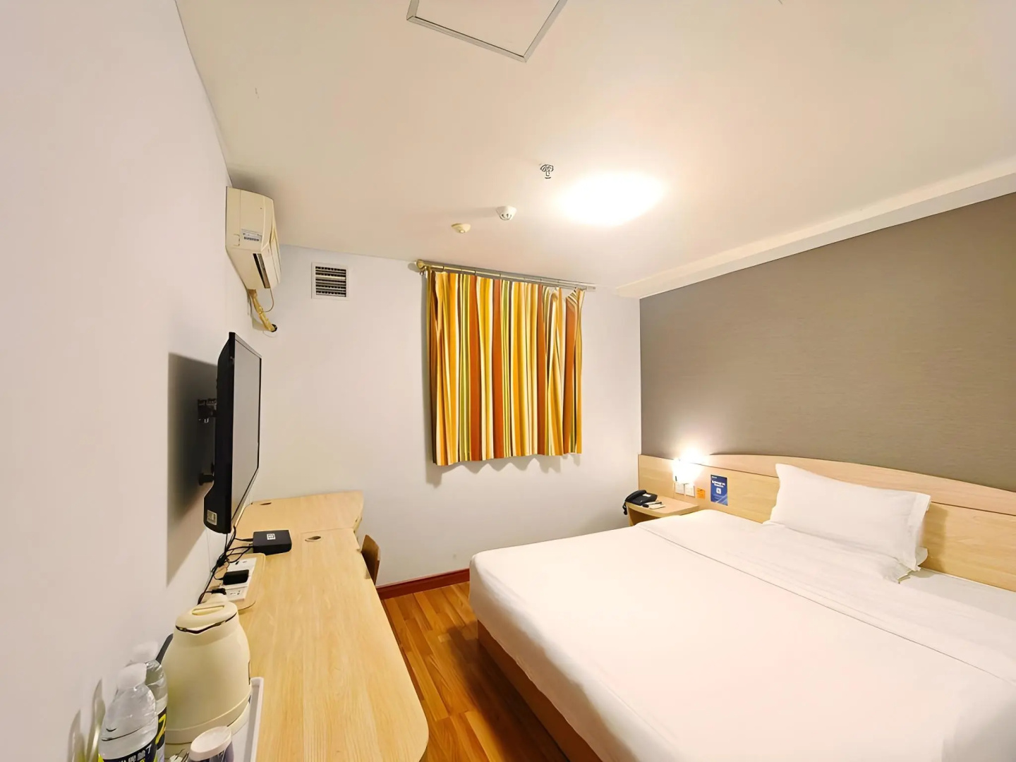 Photo - 7 Days Inn Shenzhen Luohu Port East Gate Subway Station Branch