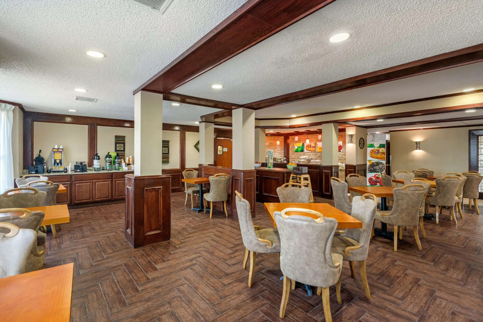 Photo - Addison Suites