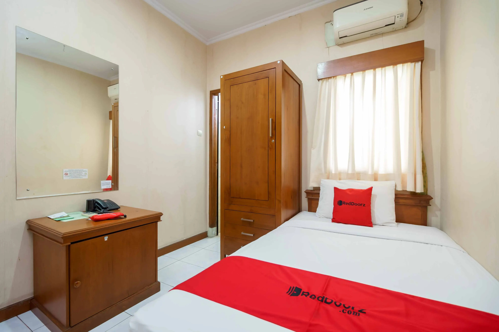 Foto - RedDoorz Plus near Kemang Raya