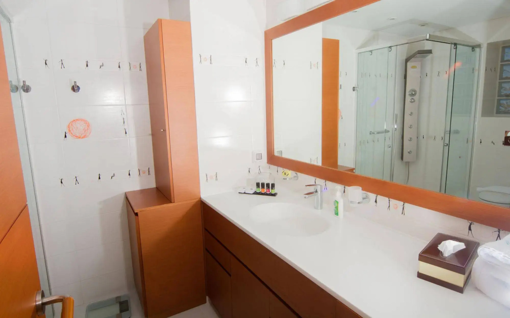 Photo - Bellevue On The Beach Suites