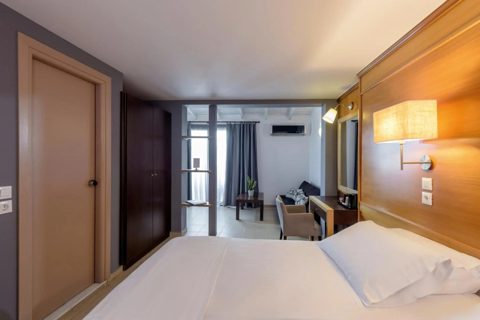Photo - Iraklion Hotel