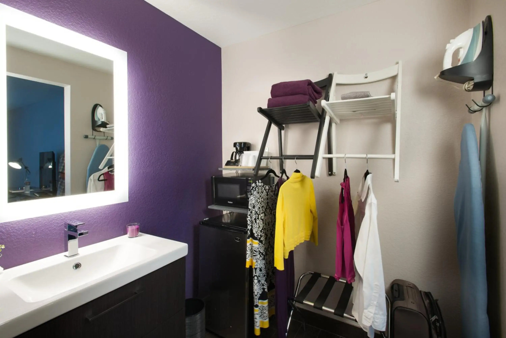 Photo - Hotel Iris - Mission Valley-San Diego Zoo-SeaWorld