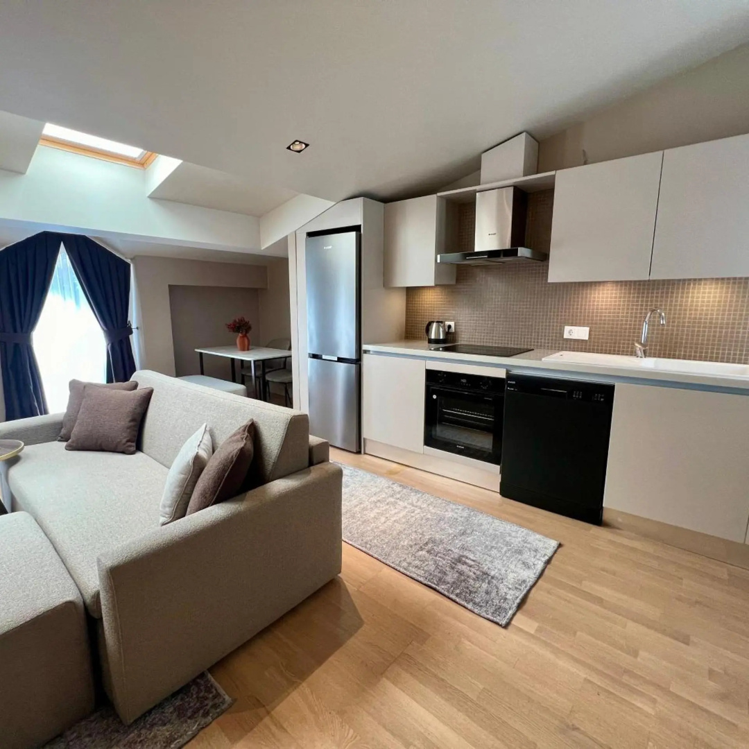 Photo - Weingart Suites Hotel