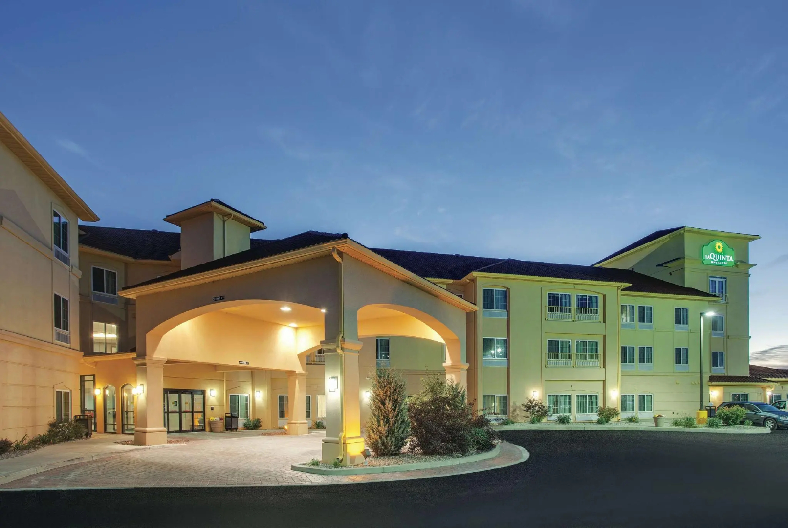 Photo - Comfort Inn & Suites Verona at Turning Stone Resort Casino