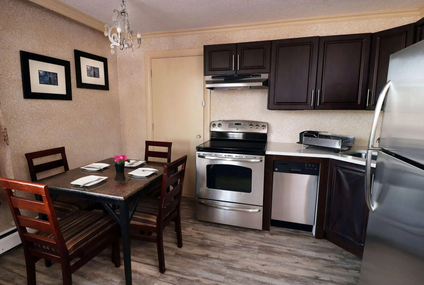 Photo - Opportune Hotel