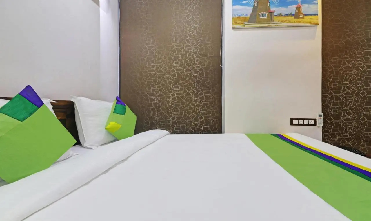 Photo - Itsy Hotels J A Royal Suites Manikonda