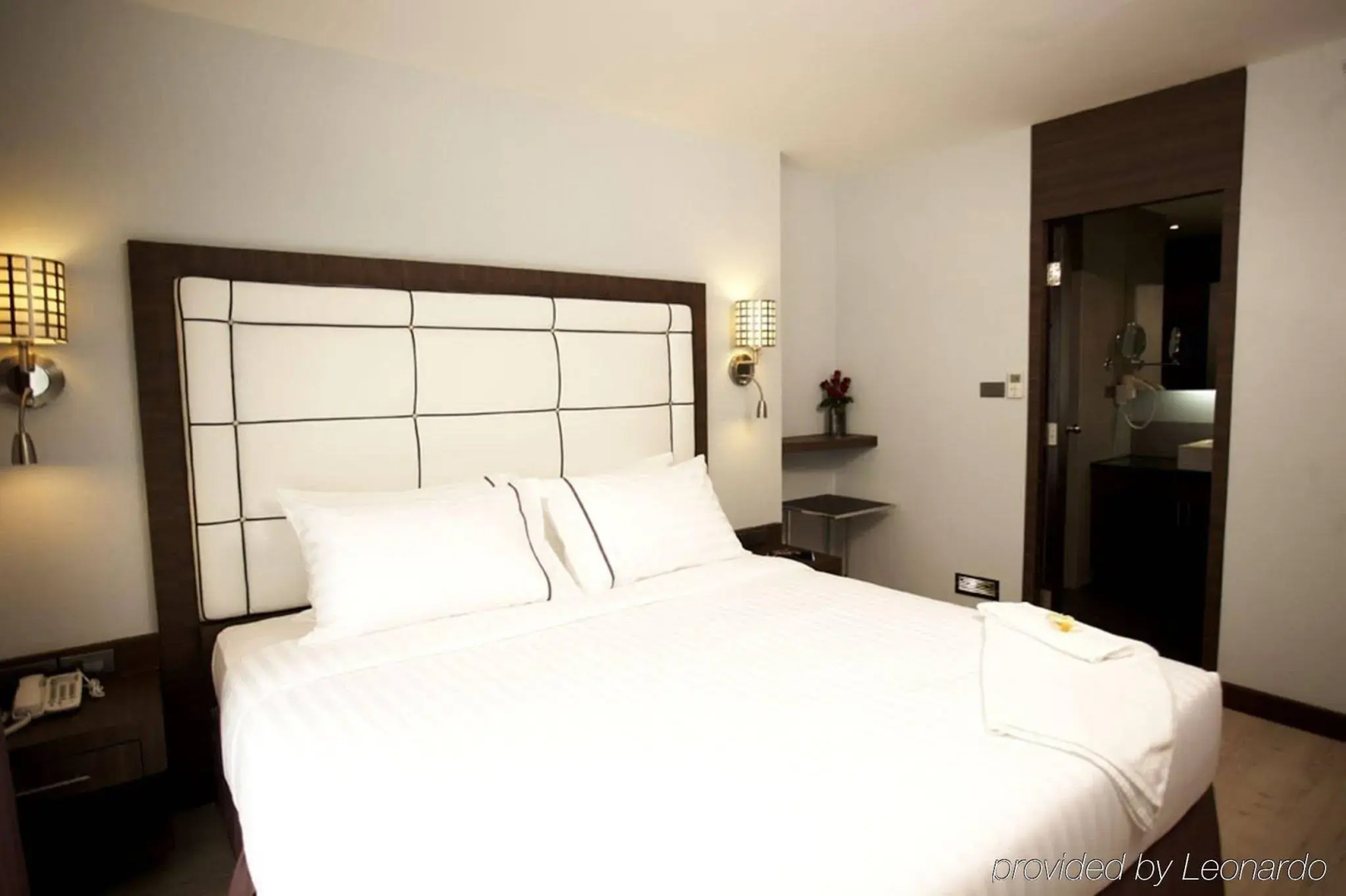 Photo - Sukhumvit Suites Hotel