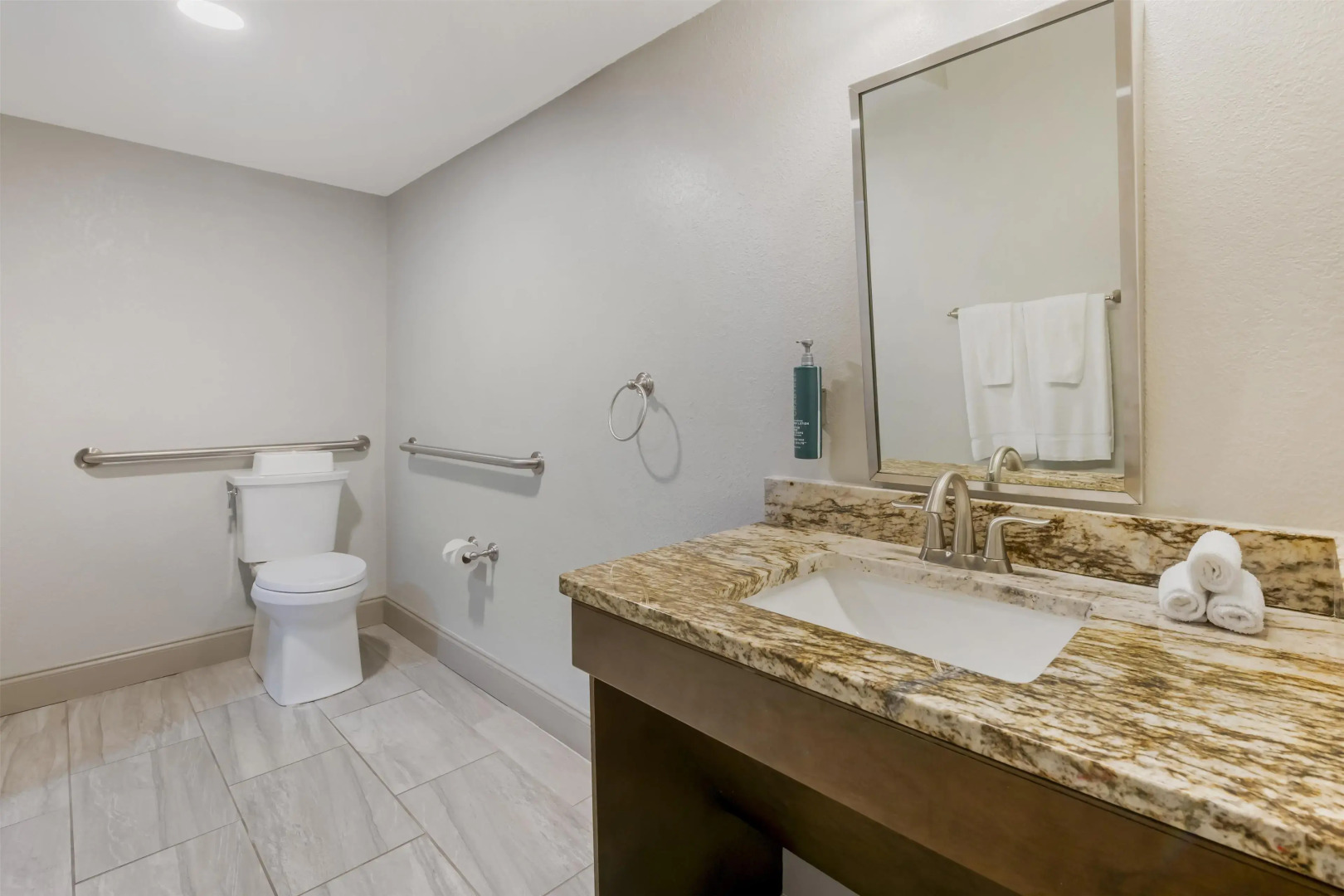 Photo - Parkway International Resort