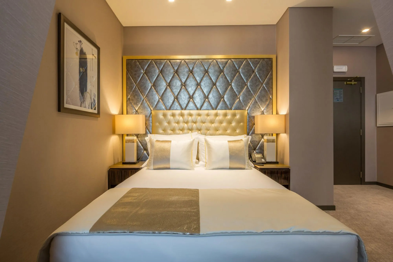 Photo - MeraPrime Gold Design Hotel