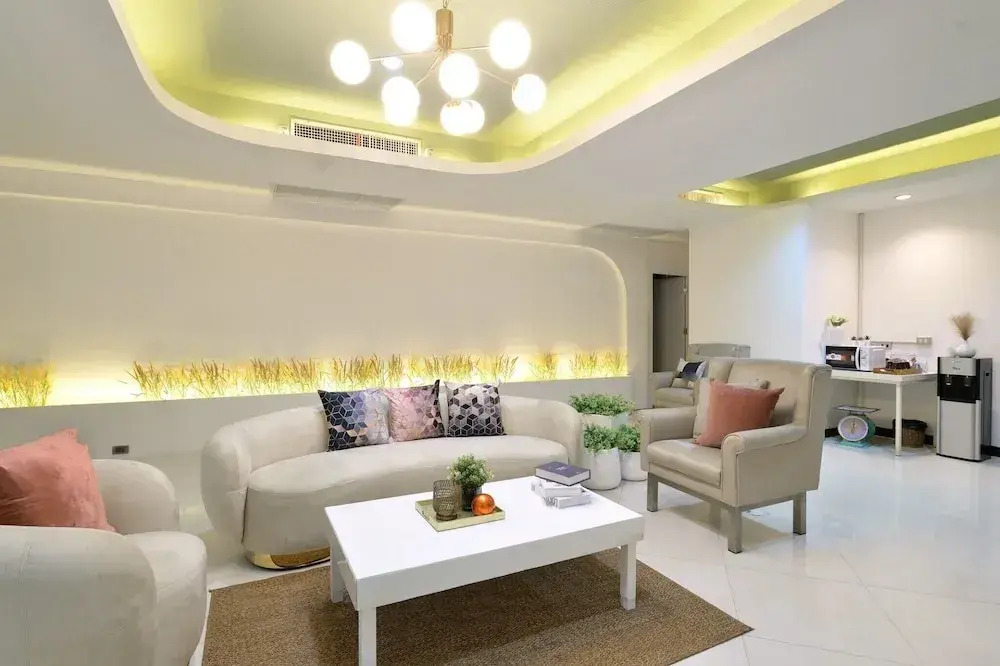 Photo - Tori crown hotel