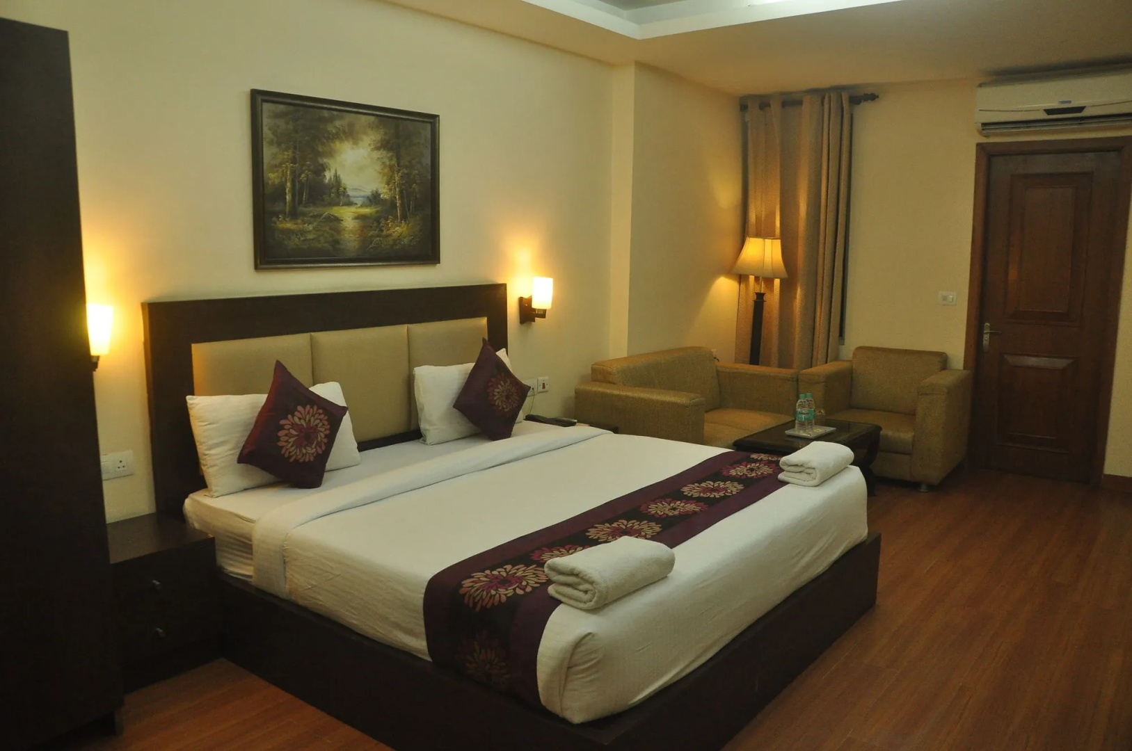 Photo - The Lohmod Premier On Delhi- Gurgaon Expressway Adj Aerocity -With Free Airport Pickup