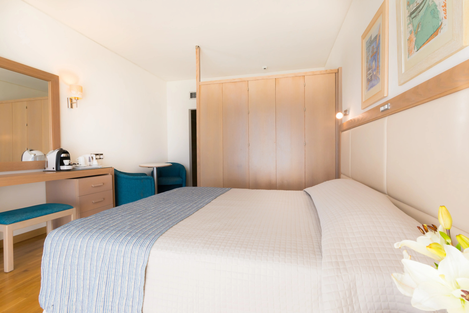 Photo - The Golden Coast Beach Hotel