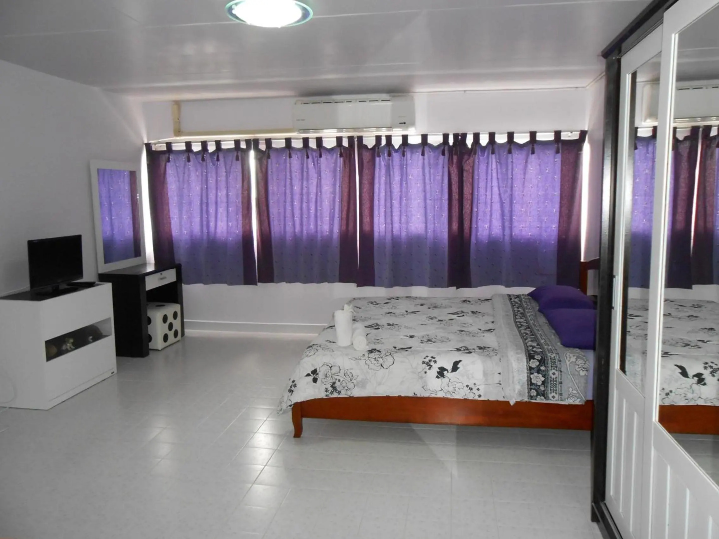 Photo - MT Room