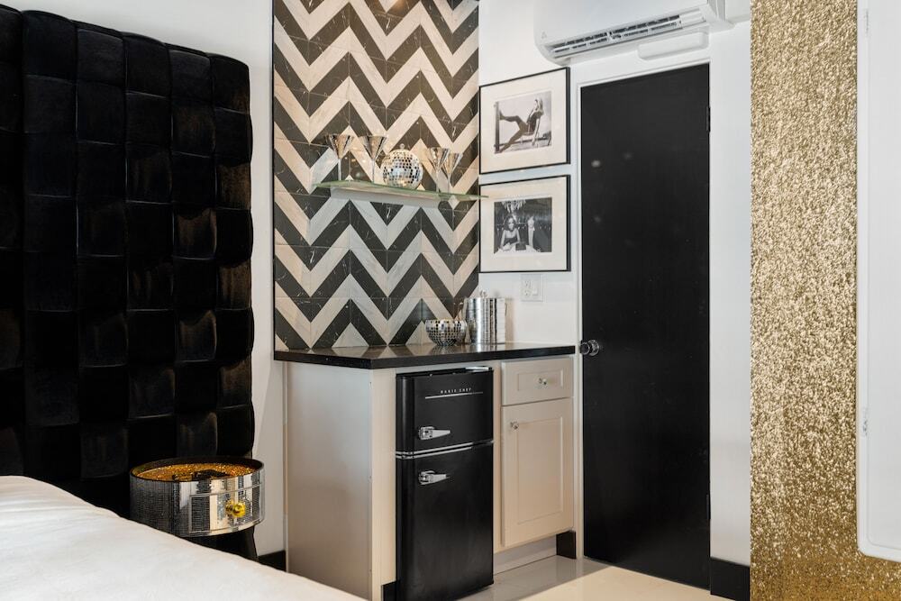 Photo - The Velvet Rope PS