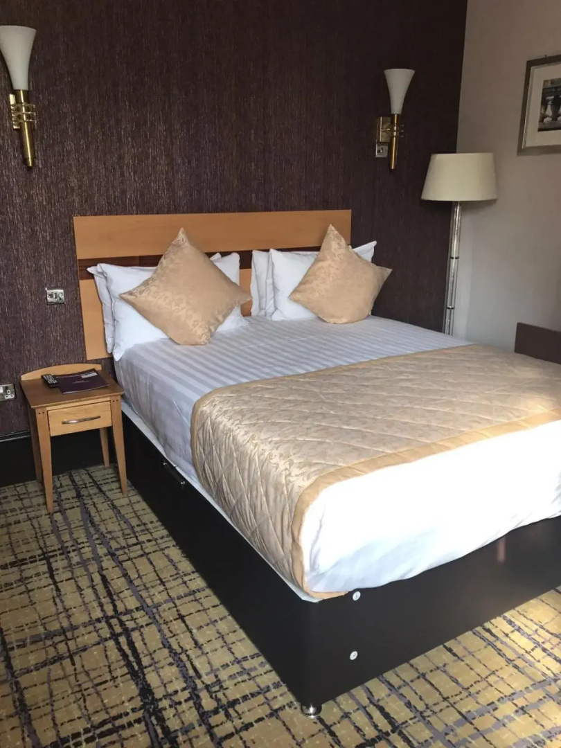 Photo - Harefield Manor Hotel